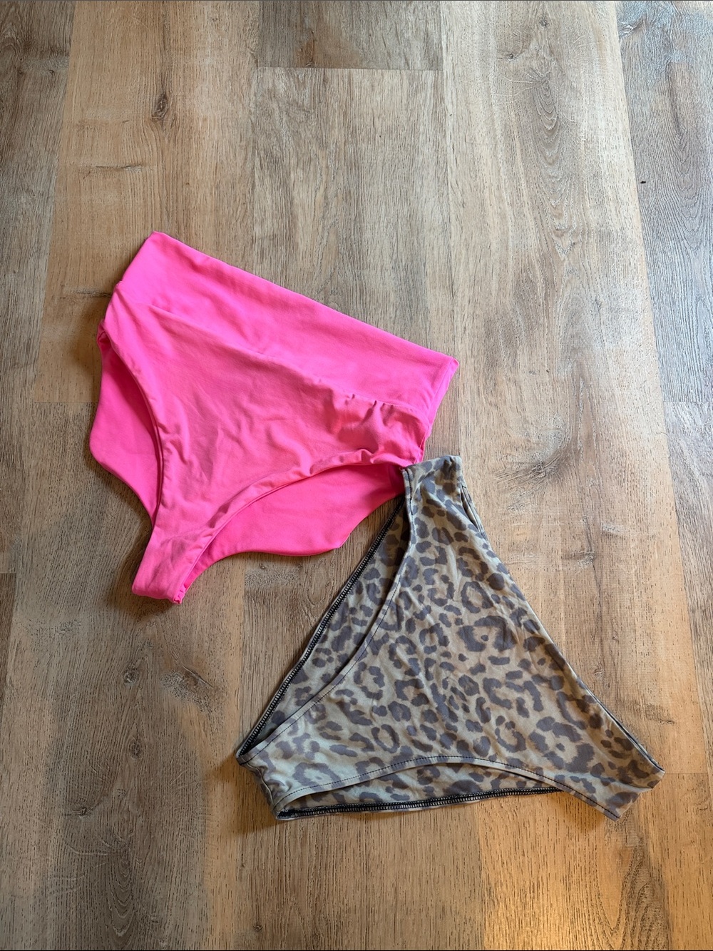 Frankie’s & Londre bikini bottoms